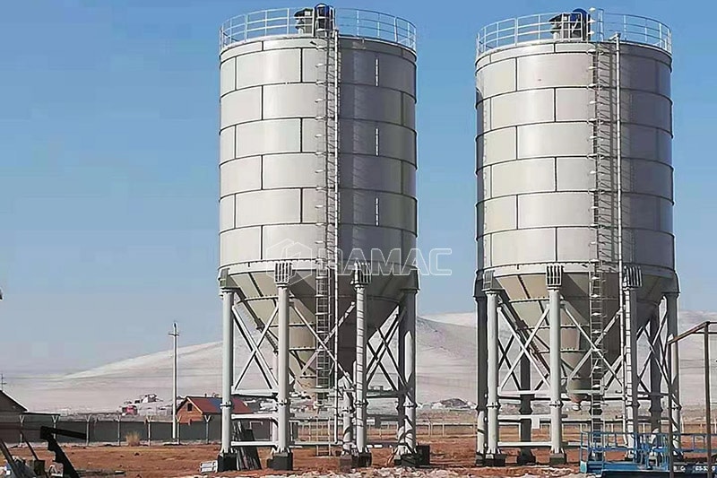 Cần bán 2 chiếc silo xi măng lớn 700 tấn đã được lắp ráp hoàn chỉnh.